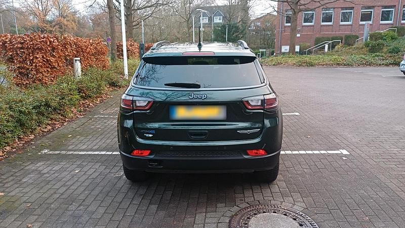 Gebraucht Jeep Compass Trailhawk 240 PS (176 kW) 2021 Grün SUV