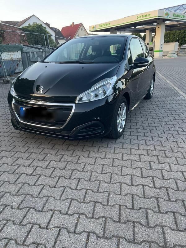 Schwarz Gebraucht 2015 Peugeot 208 Kleinwagen | 7.200 € (Fairer Preis) - Bild 1/4