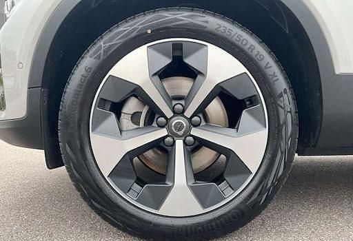 Gebraucht Volvo XC40 Plus 197 PS (144 kW) 2025 Silber SUV