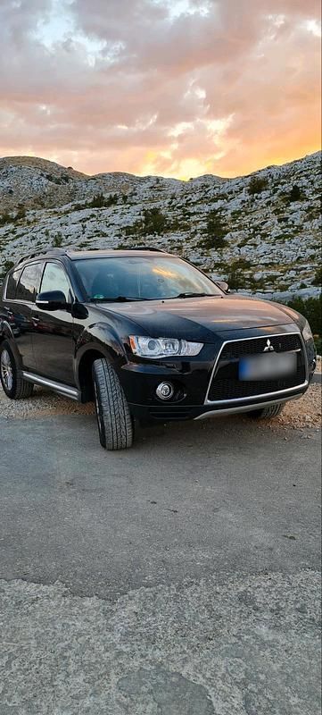 Gebraucht Mitsubishi Outlander 177 PS (130 kW) 2012 Schwarz SUV