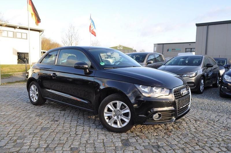 Gebraucht Audi A1 Attraction 122 PS (89 kW) 2012 Schwarz Kleinwagen