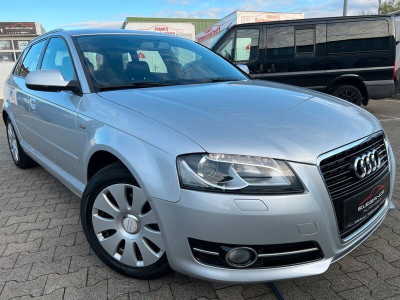 Silber Gebraucht 2012 Audi A3 Sportback Limousine | 7.699 € (Fairer Preis) - Bild 1/4