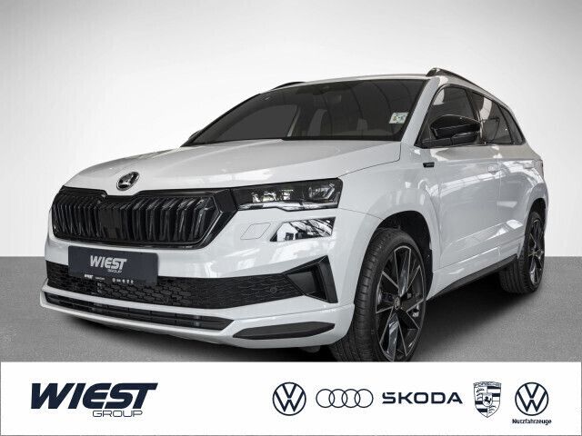 Weiß Gebraucht 2025 Skoda Karoq SportLine SUV | 35.250 € (Fairer Preis) - Bild 1/4