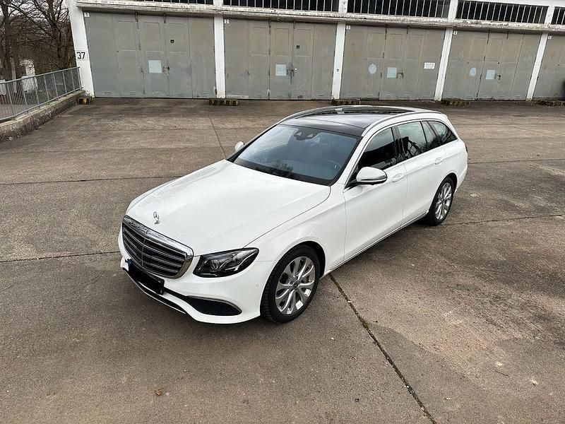 Weiß Gebraucht 2018 Mercedes E400 Exclusive Kombi | 29.900 € (Fairer Preis) - Bild 1/4