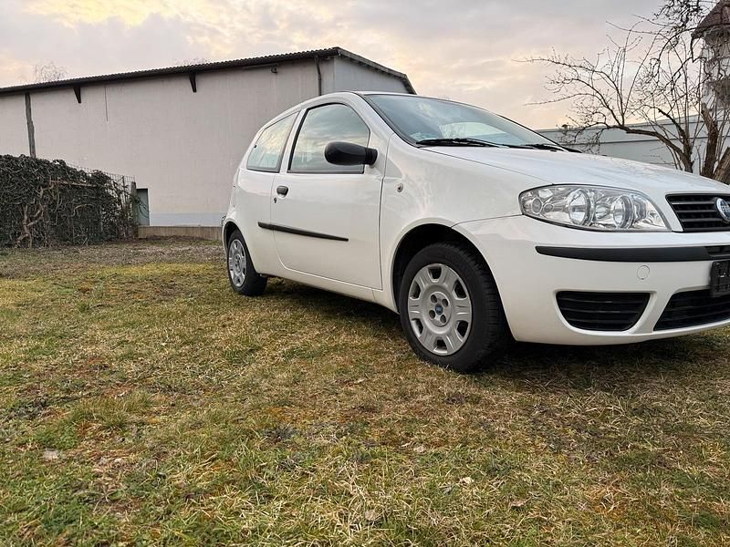 Gebraucht Fiat Punto 60 PS (44 kW) 2004 Weiß Kleinwagen