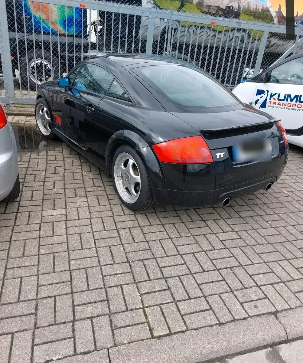 Używany Audi TT 225 KM (165 kW) 1998 Czarny Coupe