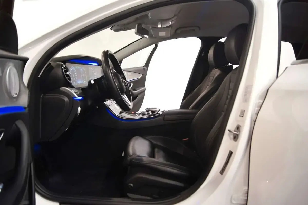 Gebraucht Mercedes E300 Avantgarde 194 PS (142 kW) 2020 Polarweiss Kombi