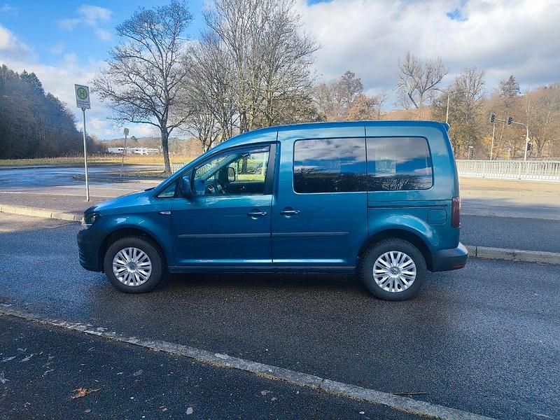 Gebraucht VW Caddy Trendline 102 PS (75 kW) 2016 Blau Van / Kleinbus