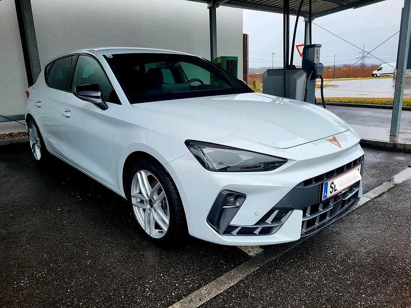 Gebraucht Cupra Leon 150 PS (110 kW) 2024 Weiß Limousine
