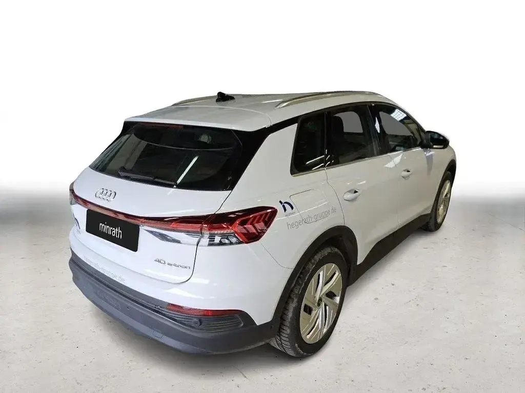Gebraucht Audi Q4 e-tron Ambiente 150 kW (204 PS) 2023 Gletscherweiß metallic SUV