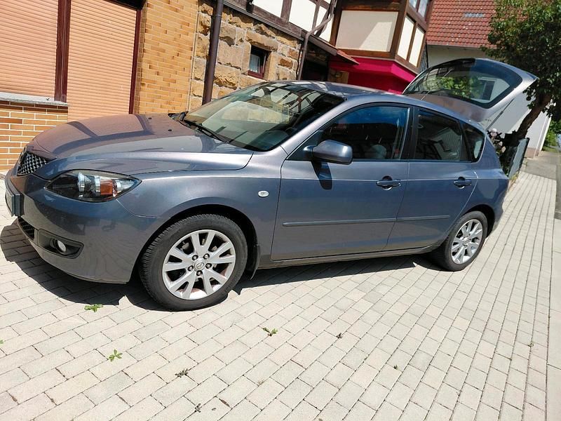 Grau Gebraucht 2007 Mazda 3 Limousine | 1.800 € (Guter Preis) - Bild 1/4
