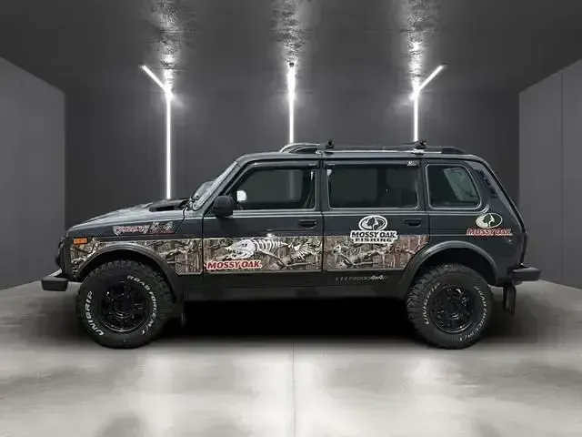 Gebraucht Lada niva 83 PS (61 kW) 2023 Grau SUV