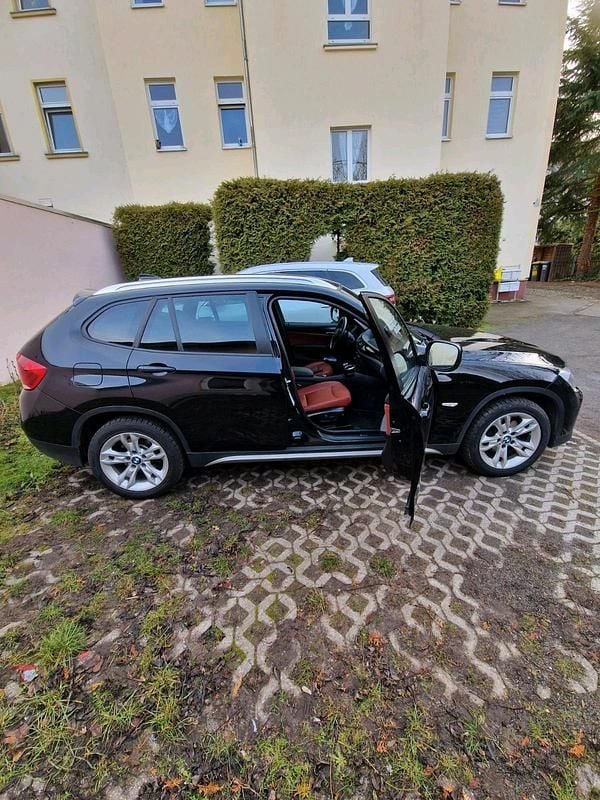 Second-hand BMW X1 177 CP (130 kW) 2011 Negru SUV