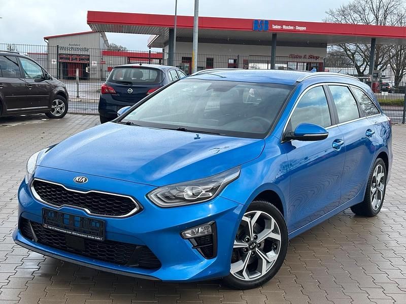 Gebraucht Kia Ceed 140 PS (102 kW) 2019 Blau Kleinwagen