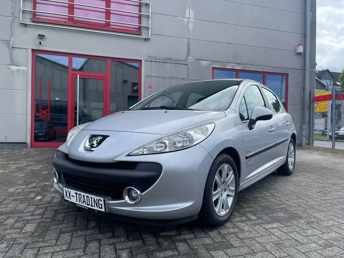 Gebraucht Peugeot 207 Urban Move 95 PS (69 kW) 2008 Aluminiumgrau schutzlack Kleinwagen
