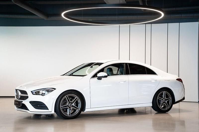 Weiß Gebraucht 2019 Mercedes CLA200 AMG line Limousine | 26.000 € (Fairer Preis) - Bild 1/4