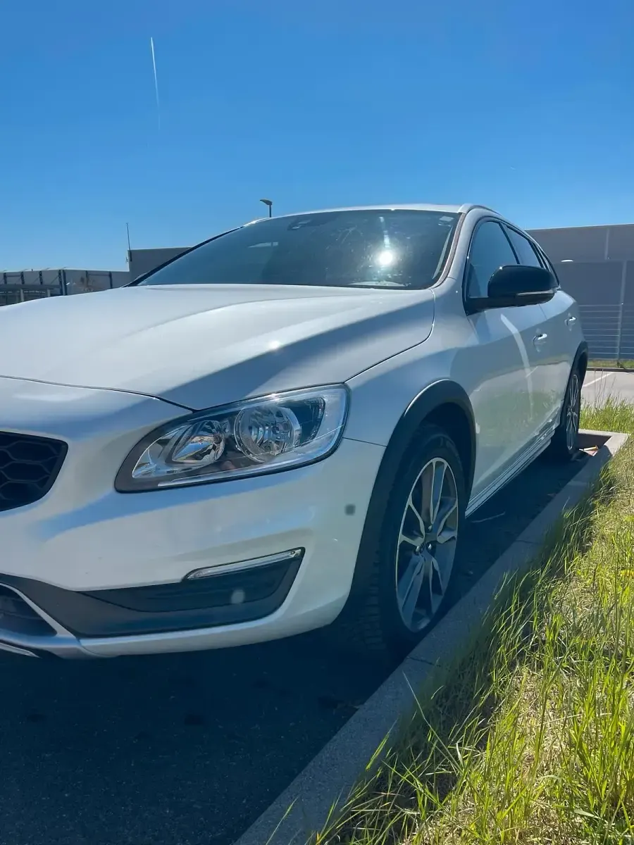 Gebraucht Volvo V60 CC 254 PS (186 kW) 2016 Weiß Kombi