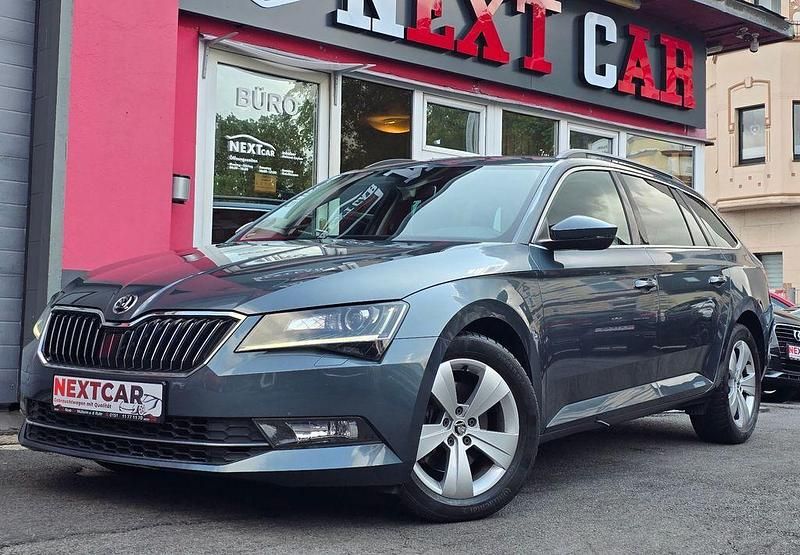 Silber Gebraucht 2016 Skoda Superb Ambition Kombi | 16.490 € (Guter Preis) - Bild 1/4