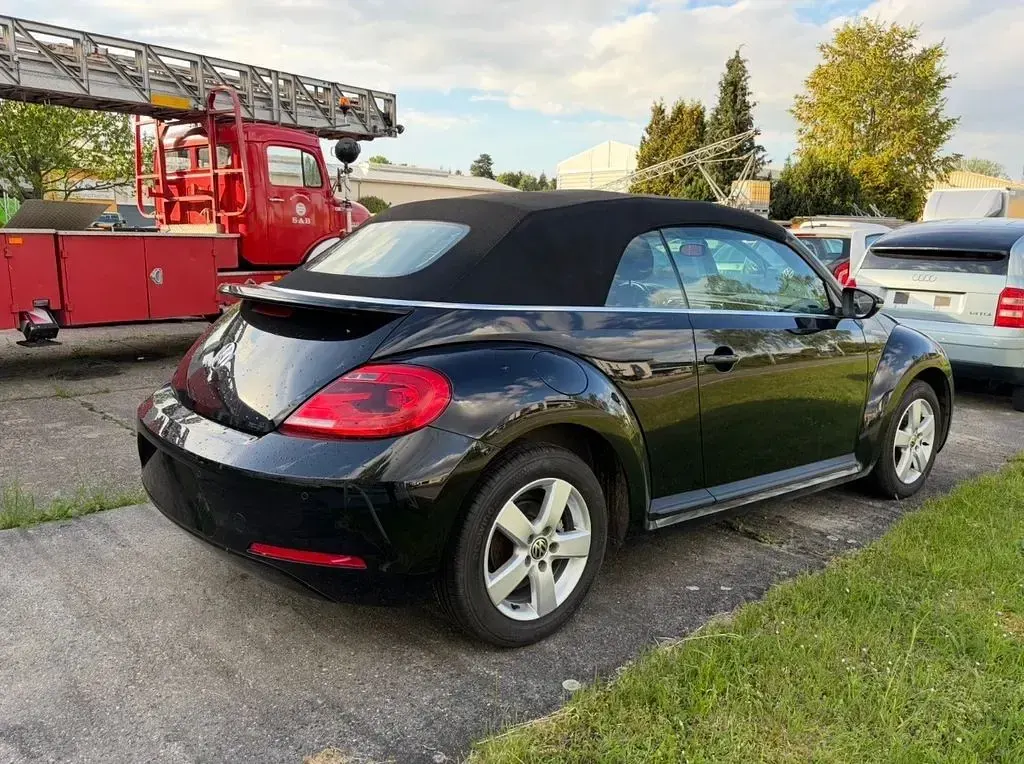 Gebraucht VW Beetle Design 110 PS (80 kW) 2015 Schwarz Kleinwagen