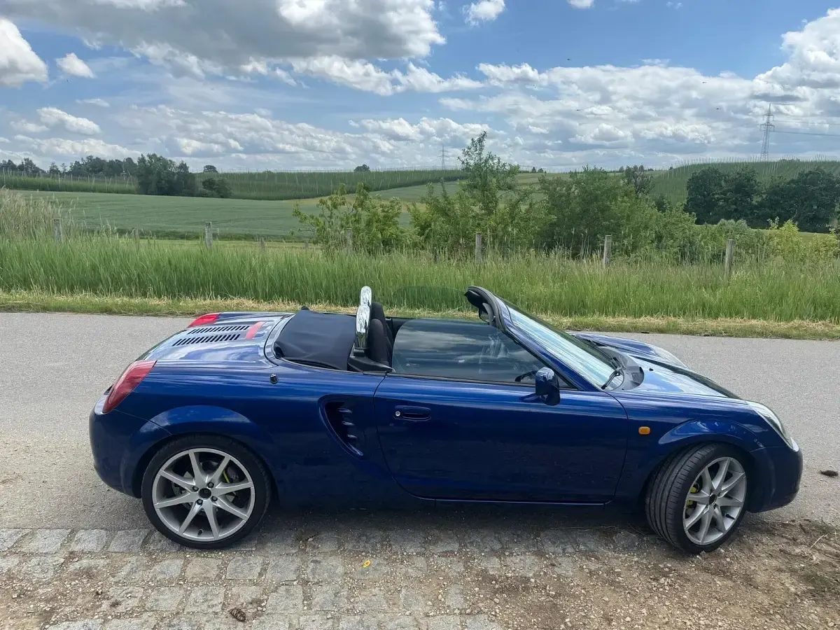 Gebraucht Toyota MR2 140 PS (102 kW) 2000 Blau Cabrio