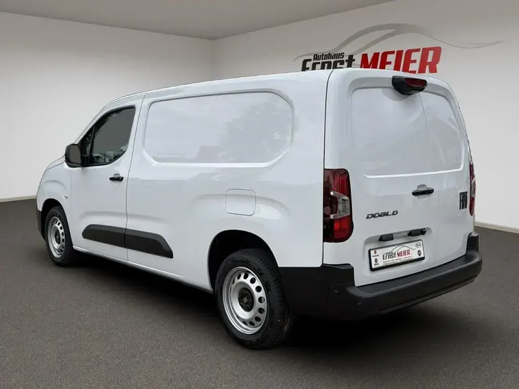 Neu Fiat Doblò 131 PS (96 kW) 2026 Weiss Van / Kleinbus
