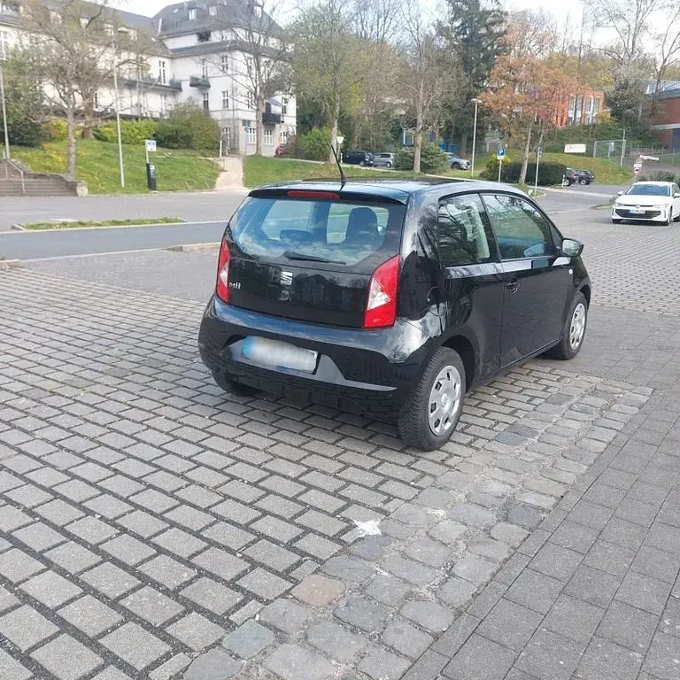 Używany Seat Mii 60 KM (44 kW) 2016 Czarny Hatchback