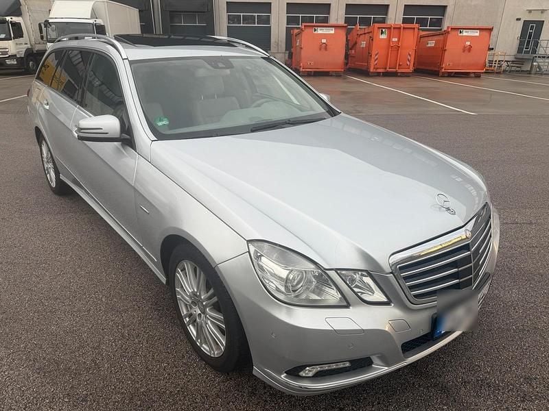 Silber Gebraucht 2010 Mercedes E350 Kombi | 4.999 € (Superpreis) - Bild 1/4