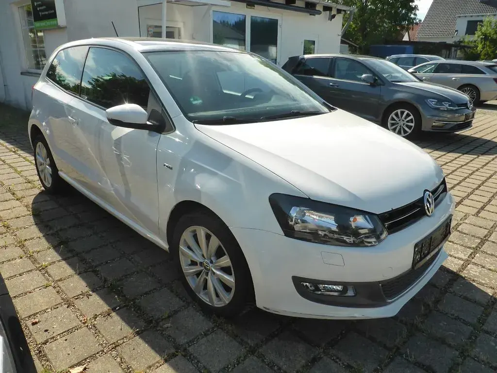 Gebraucht VW Polo Life 69 PS (50 kW) 2013 Weiß Kleinwagen