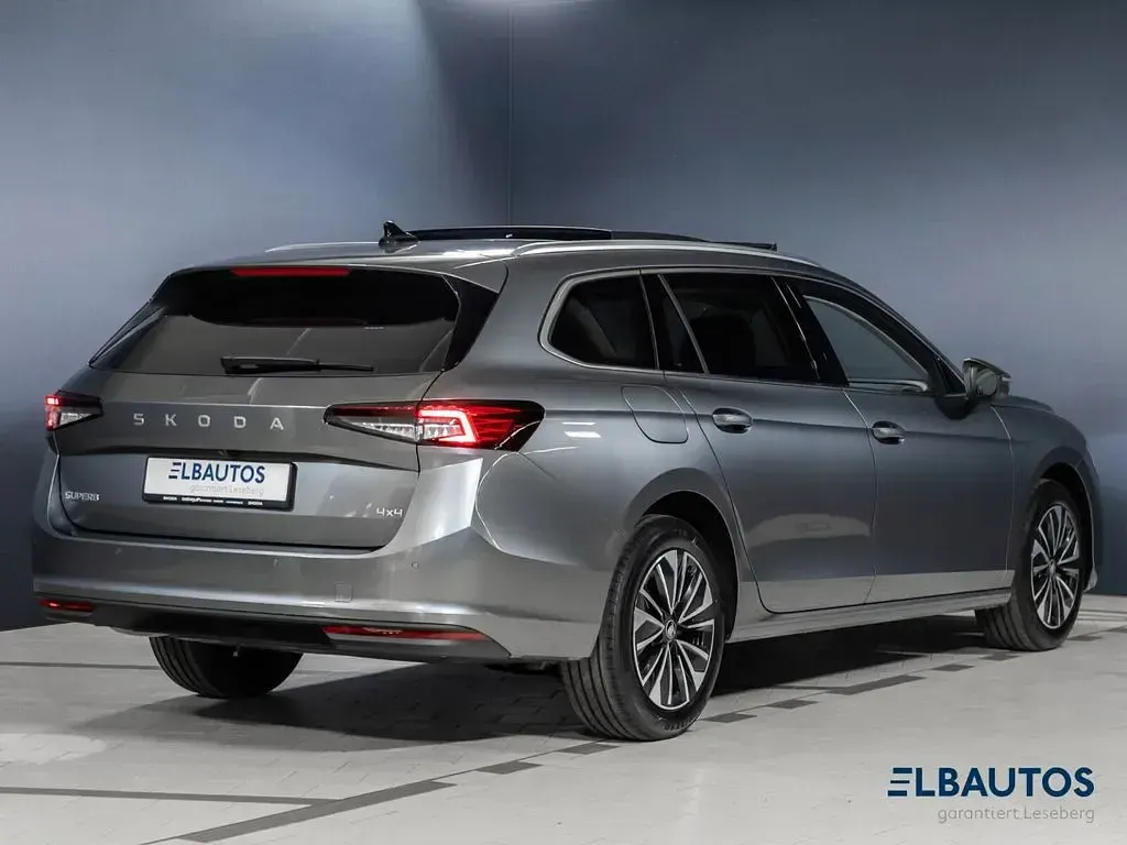 Neu Skoda Superb Selection 193 PS (141 kW) 2026 Graphitegrau Kombi