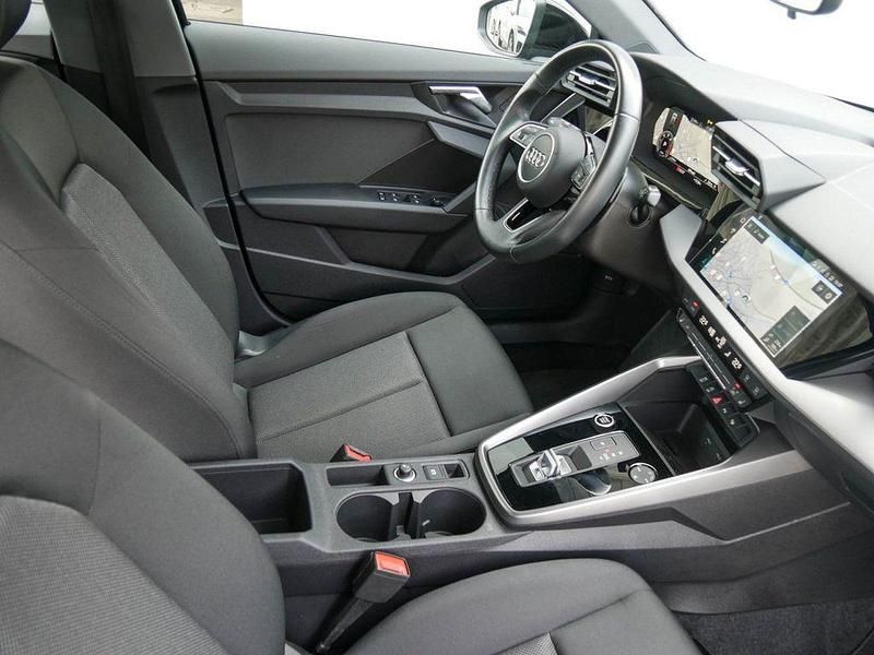 Gebraucht Audi A3 116 PS (85 kW) 2023 Schwarz Limousine