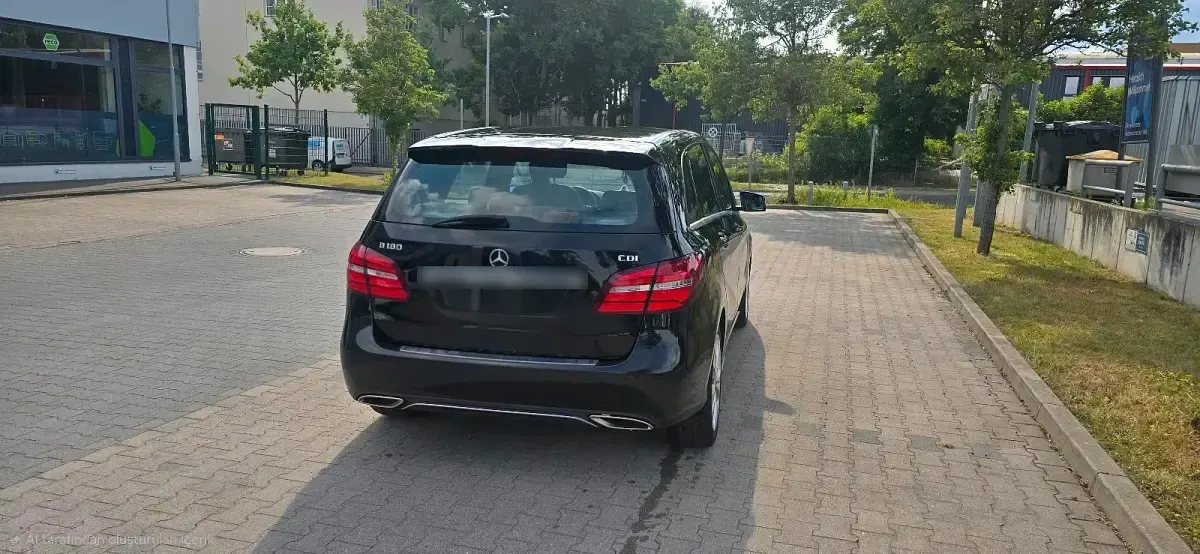 Gebraucht Mercedes B180 109 PS (80 kW) 2015 Schwarz Kleinwagen