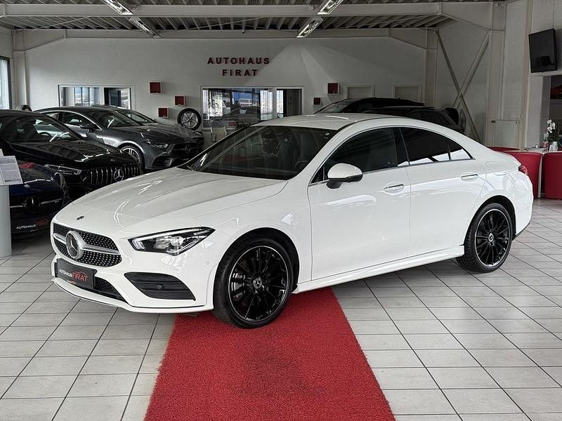 Weiß Gebraucht 2021 Mercedes CLA250e AMG Limousine | 32.449 € (Etwas zu teuer) - Bild 1/4