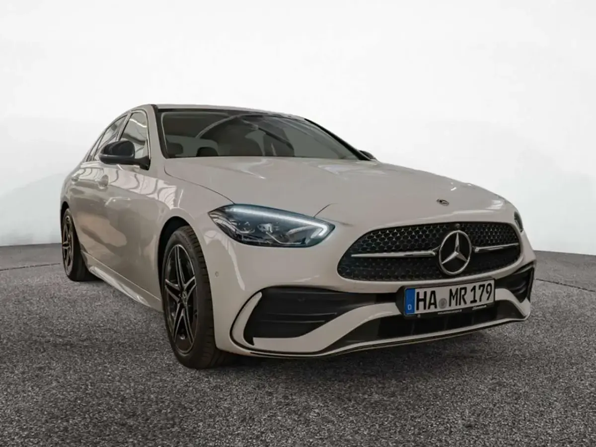 Gebraucht Mercedes C180 AMG 170 PS (125 kW) 2025 Weiss unilack polarweiß Limousine
