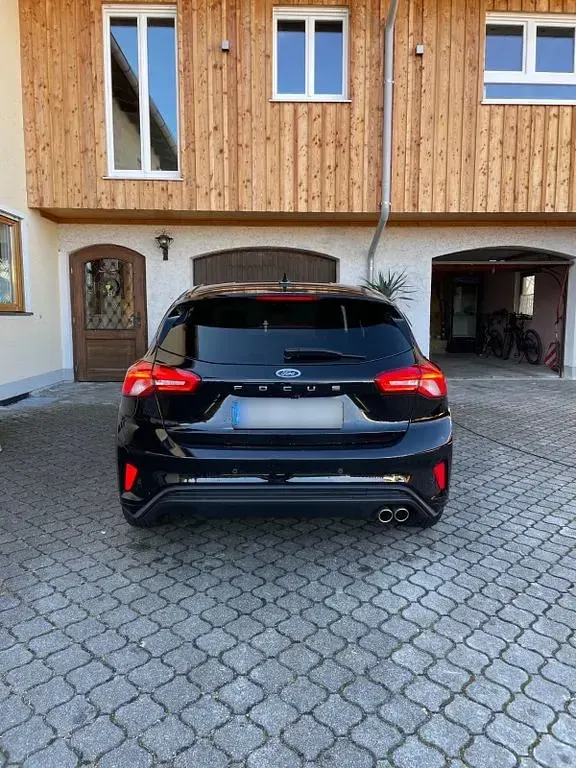 Usata Ford Focus ST-Line 150 CV (110 kW) 2020 Nero Berlina