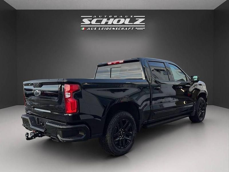 Neu Chevrolet Silverado 426 PS (313 kW) 2026 Schwarz SUV