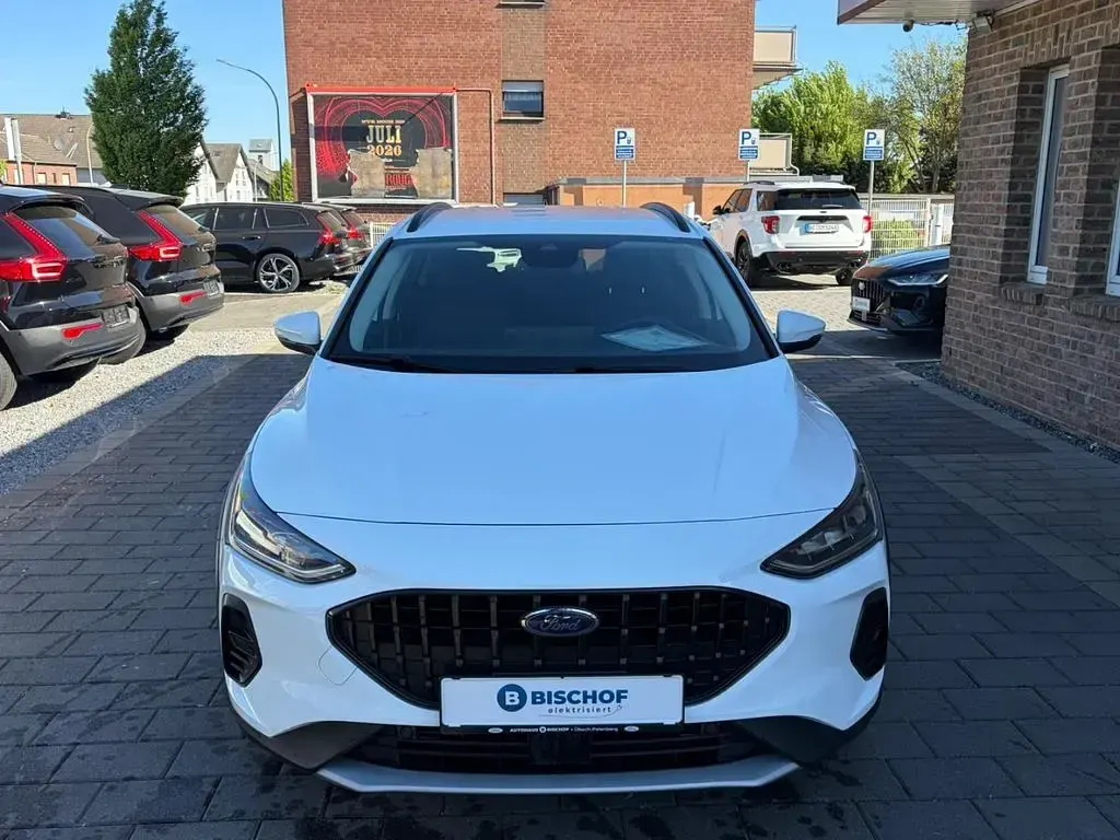 Używany Ford Focus Active 155 KM (114 kW) 2024 Biały Sedan/Limuzyna