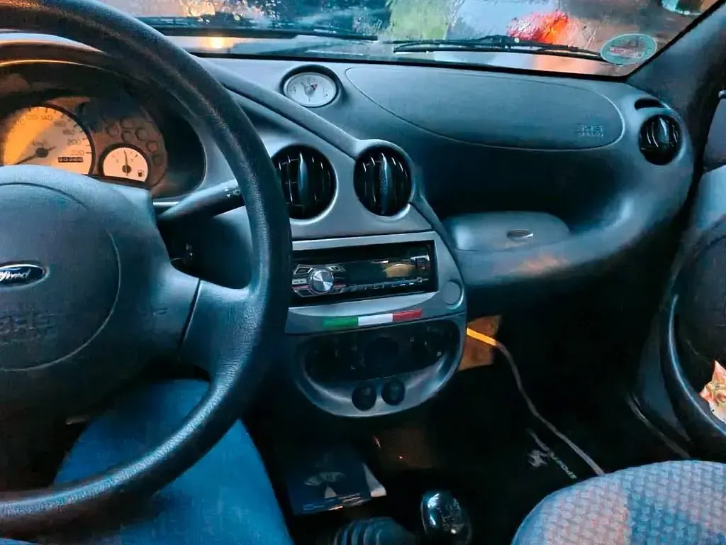 Gebraucht Ford Ka 59 PS (43 kW) 2002 Silber Kleinwagen