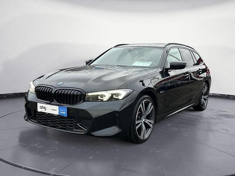 Gebraucht BMW 320e M Sport 163 PS (119 kW) 2022 Schwarz Kombi