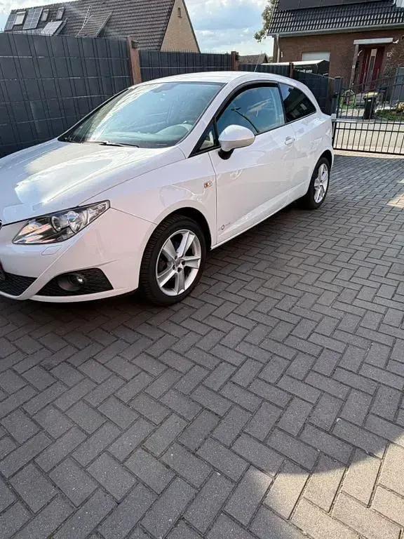 Gebraucht Seat Ibiza SC Style 69 PS (50 kW) 2011 Weiß Kleinwagen