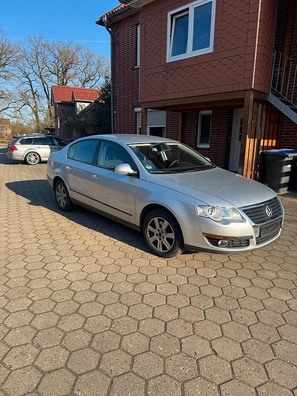 Gebraucht VW Passat 122 PS (89 kW) 2008 Silber Limousine
