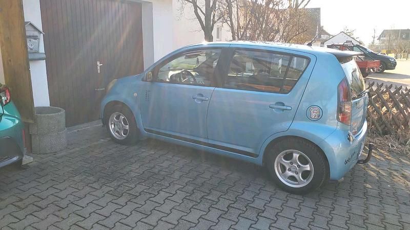 Gebraucht Daihatsu Sirion 91 PS (66 kW) 2008 Blau Kleinwagen