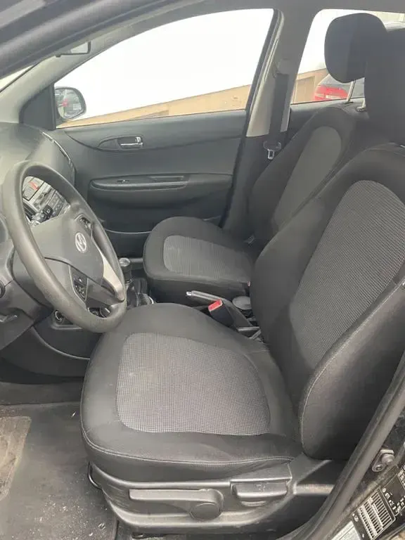 Gebraucht Hyundai i20 Classic 86 PS (63 kW) 2012 Schwarz Kleinwagen