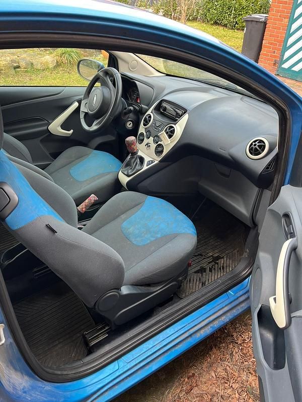 Second-hand Ford Ka 95 CP (69 kW) 2010 Albastru Hatchback