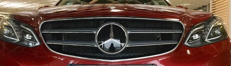 Rot Gebraucht 2016 Mercedes E250 Avantgarde Limousine | 18.000 € (Guter Preis) - Bild 1/4