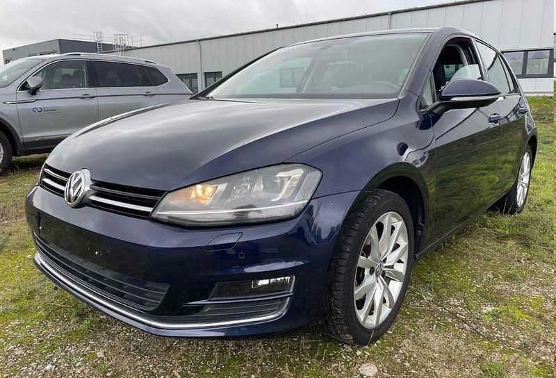 Blau Gebraucht 2013 VW Golf VII Highline Limousine | 8.399 € (Fairer Preis) - Bild 1/4