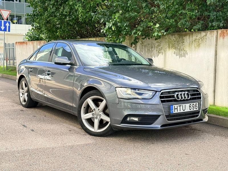 Grau Gebraucht 2012 Audi A4 Ambiente Limousine | 6.300 € (Superpreis) - Bild 1/4
