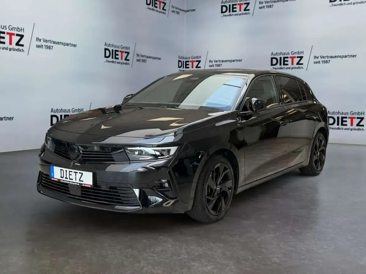 Gebraucht Opel Astra 131 PS (96 kW) 2024 Schwarz Limousine