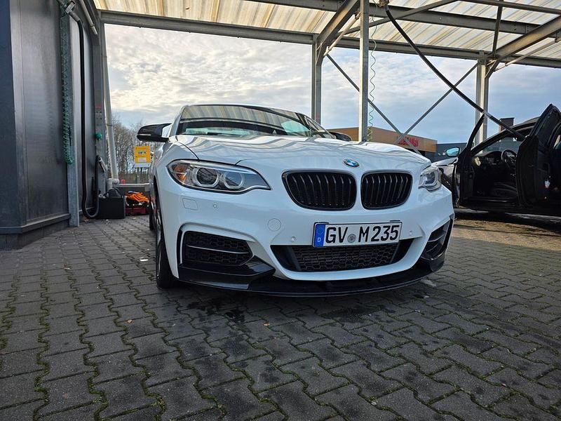 Weiß Gebraucht 2016 BMW M235 Performance Coupé | 26.000 € (Fairer Preis) - Bild 1/4