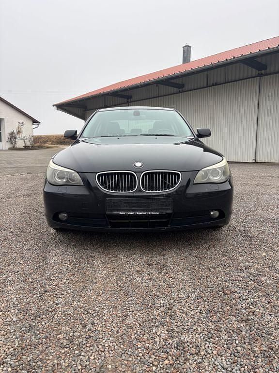 Gebraucht BMW 523 177 PS (130 kW) 2006 Schwarz Limousine