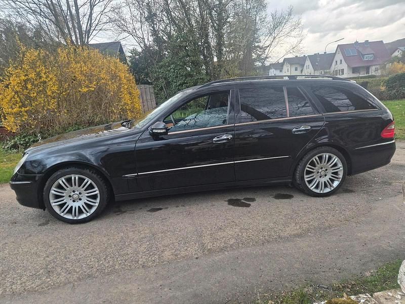 Gebraucht Mercedes E280 190 PS (139 kW) 2008 Schwarz Kombi